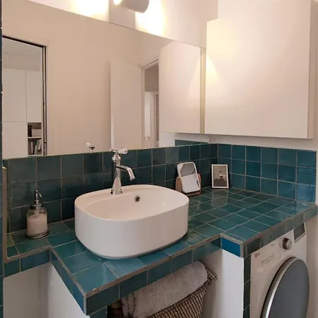 Cosy In The 11th Arrondissement Apartment *